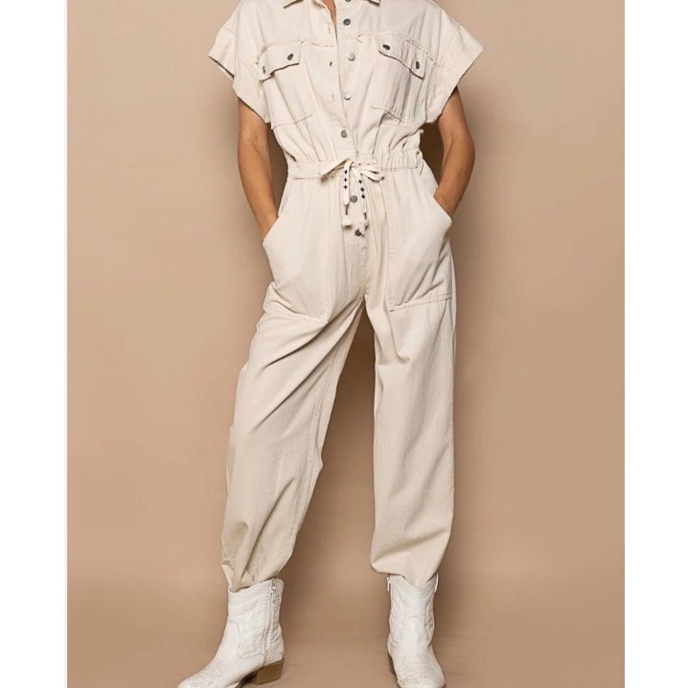 POL All You Need Short Sleeve Playsuit Jumpsuit Oatmeal Size Small New